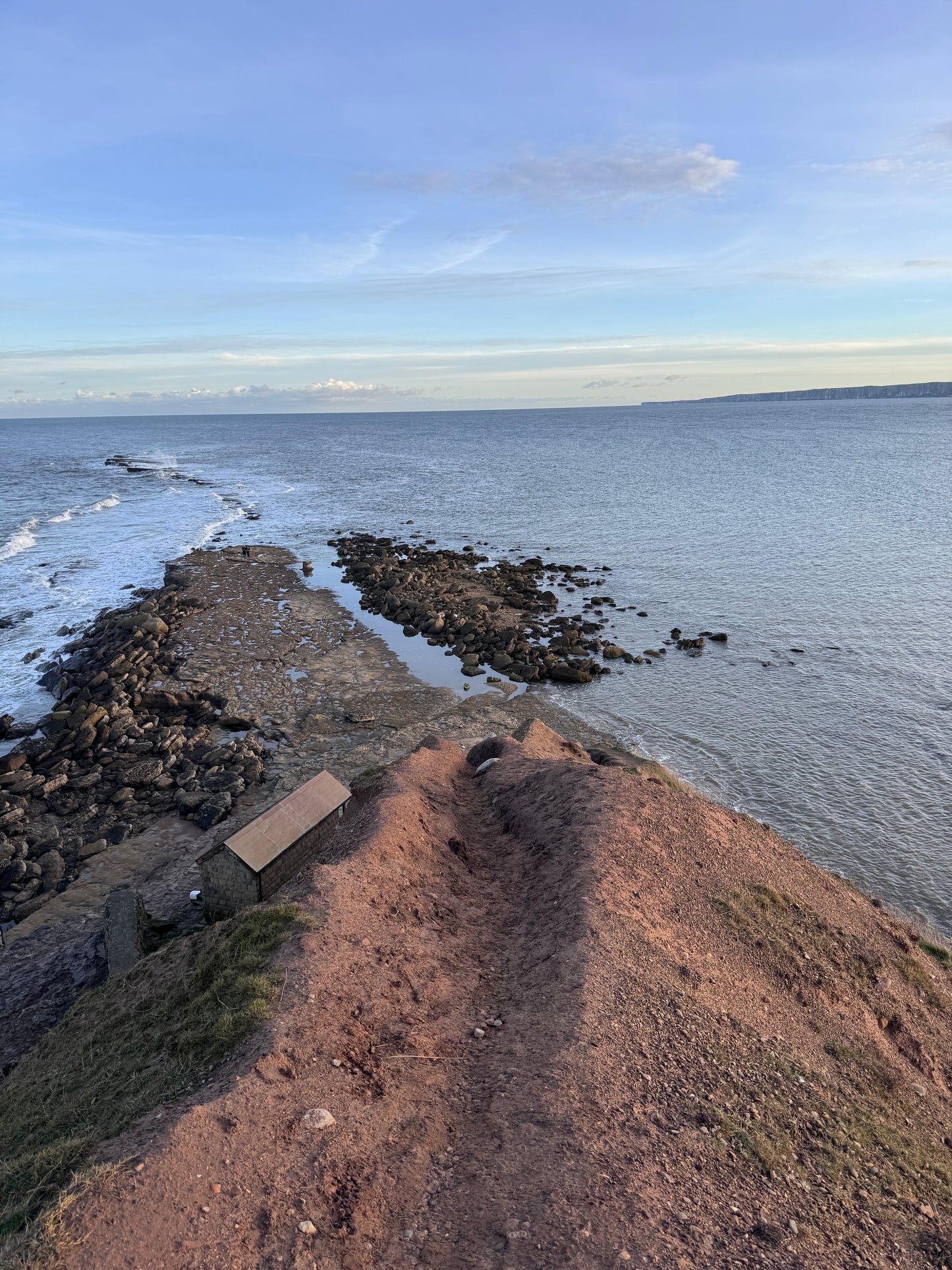 Filey beach to Filey Brigg with a stop at Flamborough Cliffs to say “hey” to the Drinking Dinosaur rock formation 🦖 Sunday 4th May